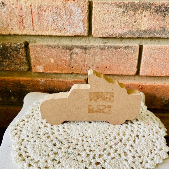 *Fresh Cut Tree & Truck Wood Sitter - Picture 5 of 12